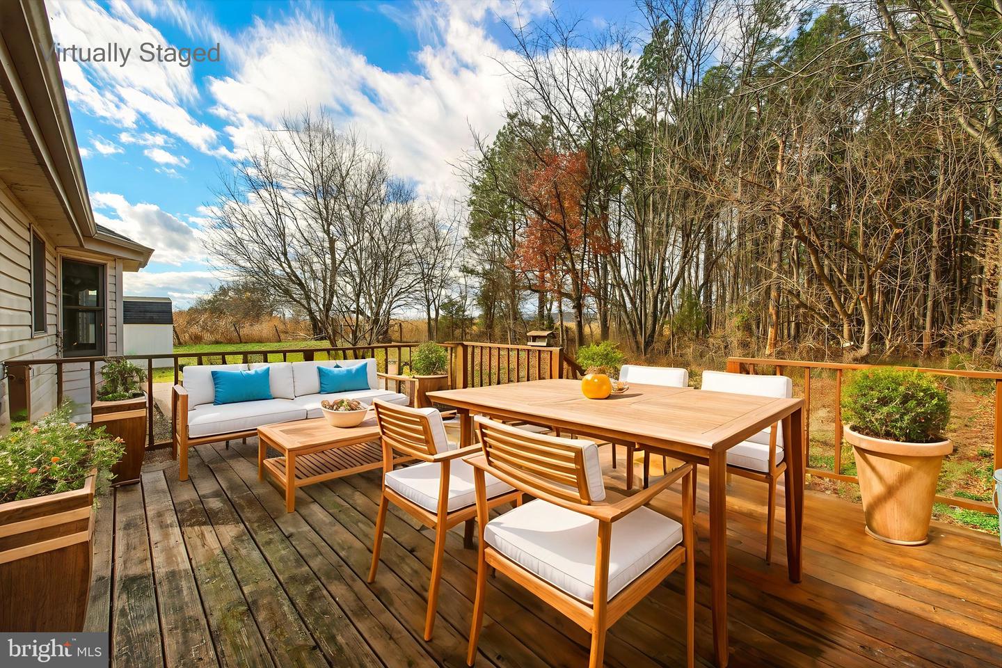 948 BATTLEFIELD BLUFF DR, NEW MARKET, Virginia 22844, 4 Bedrooms Bedrooms, ,2 BathroomsBathrooms,Residential,For sale,948 BATTLEFIELD BLUFF DR,VASH2013118 MLS # VASH2013118