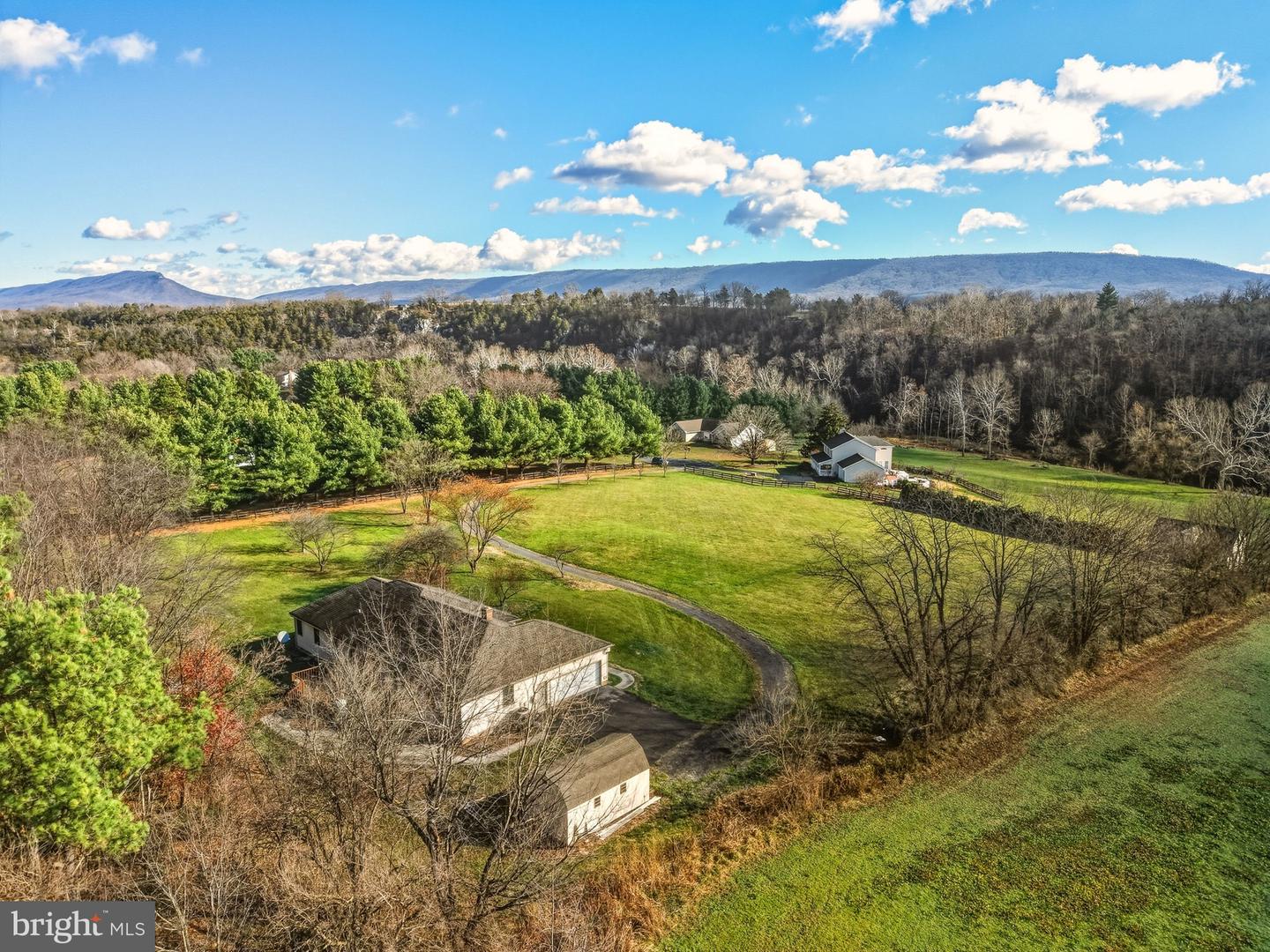 948 BATTLEFIELD BLUFF DR, NEW MARKET, Virginia 22844, 4 Bedrooms Bedrooms, ,2 BathroomsBathrooms,Residential,For sale,948 BATTLEFIELD BLUFF DR,VASH2013118 MLS # VASH2013118