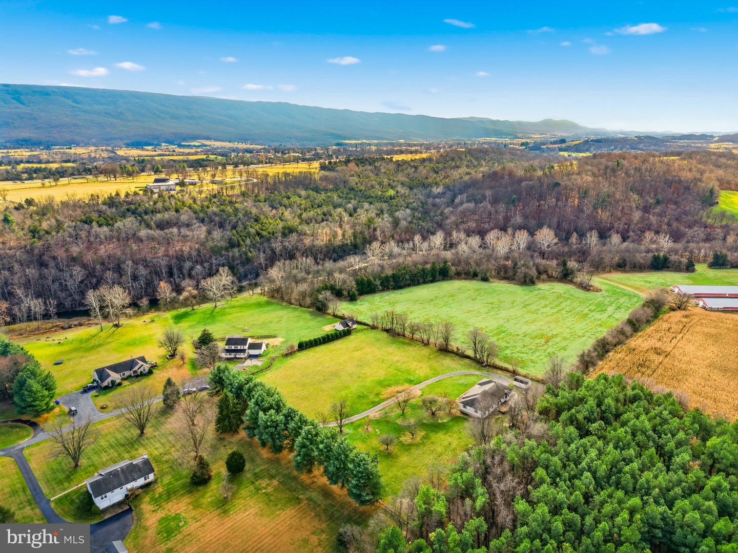 948 BATTLEFIELD BLUFF DR, NEW MARKET, Virginia 22844, 4 Bedrooms Bedrooms, ,2 BathroomsBathrooms,Residential,For sale,948 BATTLEFIELD BLUFF DR,VASH2013118 MLS # VASH2013118