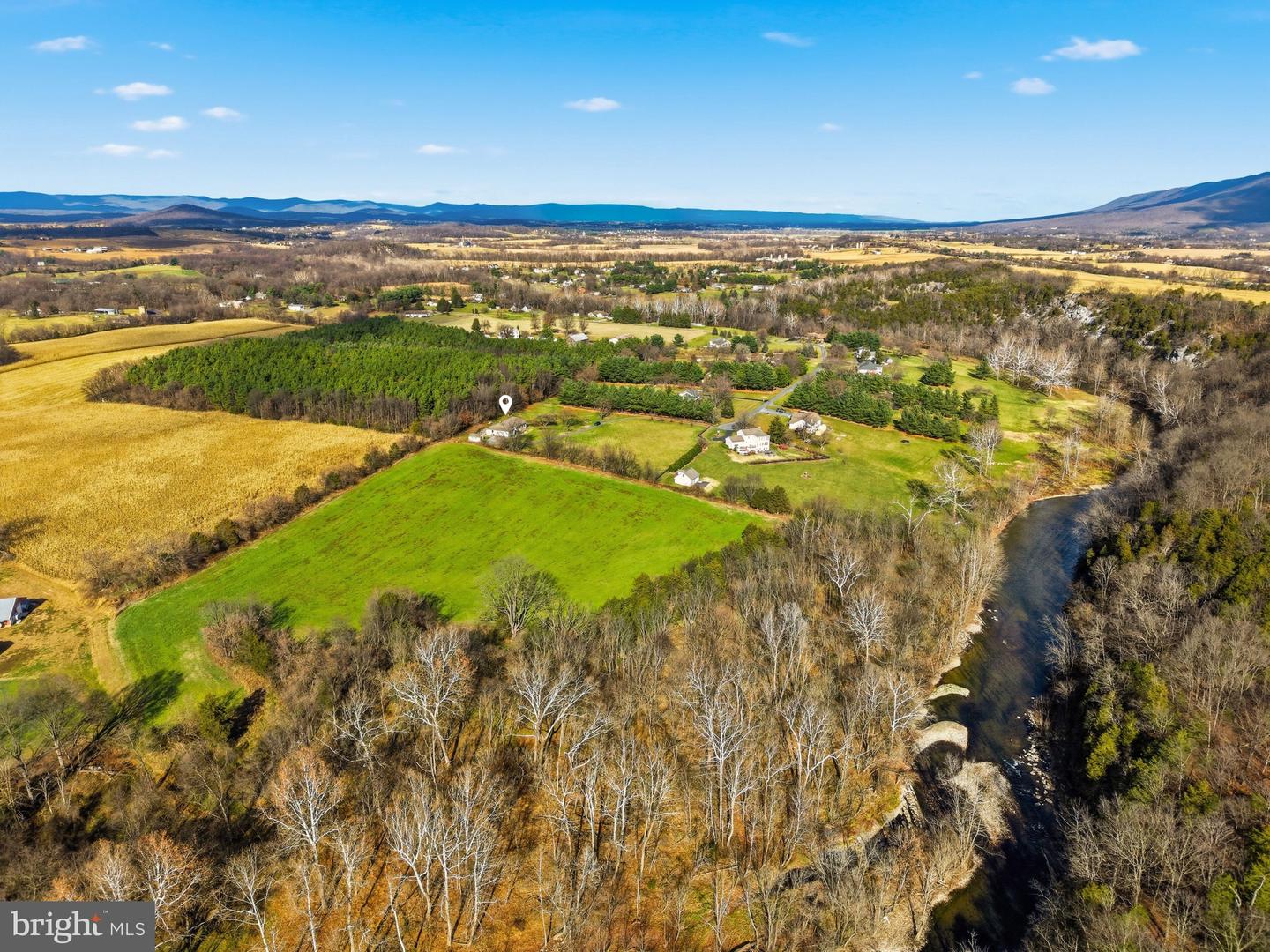 948 BATTLEFIELD BLUFF DR, NEW MARKET, Virginia 22844, 4 Bedrooms Bedrooms, ,2 BathroomsBathrooms,Residential,For sale,948 BATTLEFIELD BLUFF DR,VASH2013118 MLS # VASH2013118