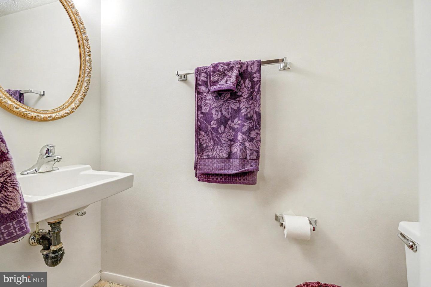 8278 CRESTMONT CIR, SPRINGFIELD, Virginia 22153, 2 Bedrooms Bedrooms, ,1 BathroomBathrooms,Residential,For sale,8278 CRESTMONT CIR,VAFX2280560 MLS # VAFX2280560