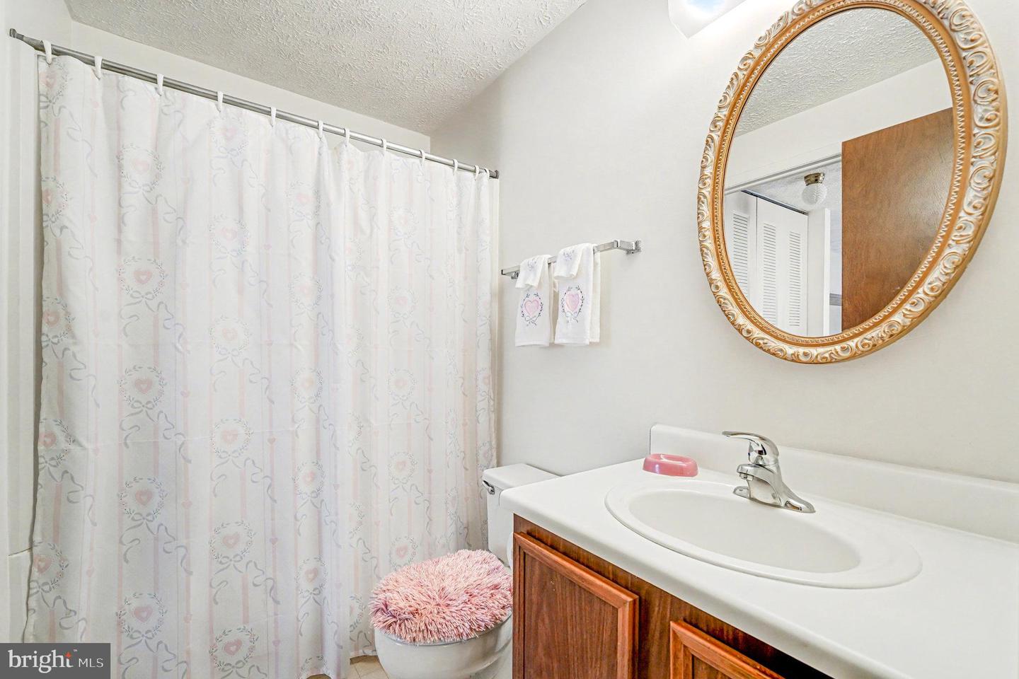 8278 CRESTMONT CIR, SPRINGFIELD, Virginia 22153, 2 Bedrooms Bedrooms, ,1 BathroomBathrooms,Residential,For sale,8278 CRESTMONT CIR,VAFX2280560 MLS # VAFX2280560