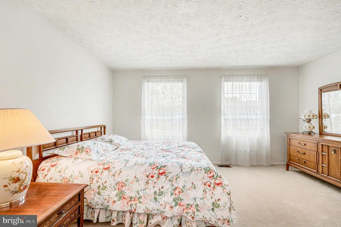 8278 CRESTMONT CIR, SPRINGFIELD, Virginia 22153, 2 Bedrooms Bedrooms, ,1 BathroomBathrooms,Residential,For sale,8278 CRESTMONT CIR,VAFX2280560 MLS # VAFX2280560