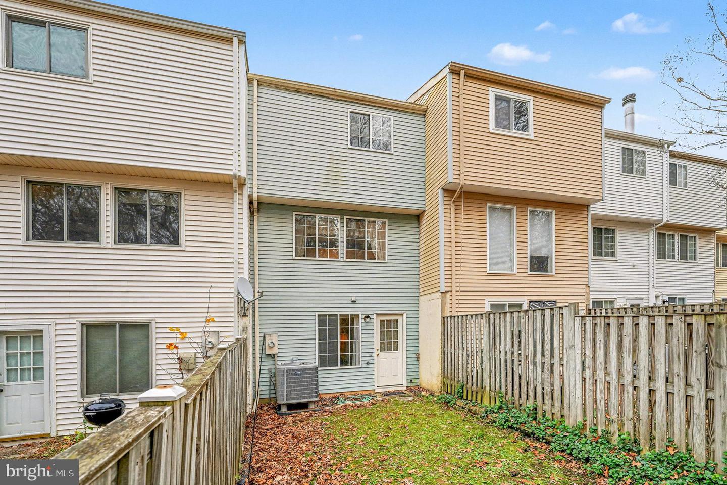 8278 CRESTMONT CIR, SPRINGFIELD, Virginia 22153, 2 Bedrooms Bedrooms, ,1 BathroomBathrooms,Residential,For sale,8278 CRESTMONT CIR,VAFX2280560 MLS # VAFX2280560