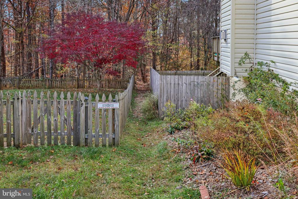 6930 VERSAILLE DR, FREDERICKSBURG, Virginia 22407, 5 Bedrooms Bedrooms, ,3 BathroomsBathrooms,Residential,SALEM FIELDS,6930 VERSAILLE DR,VASP2037574 MLS # VASP2037574