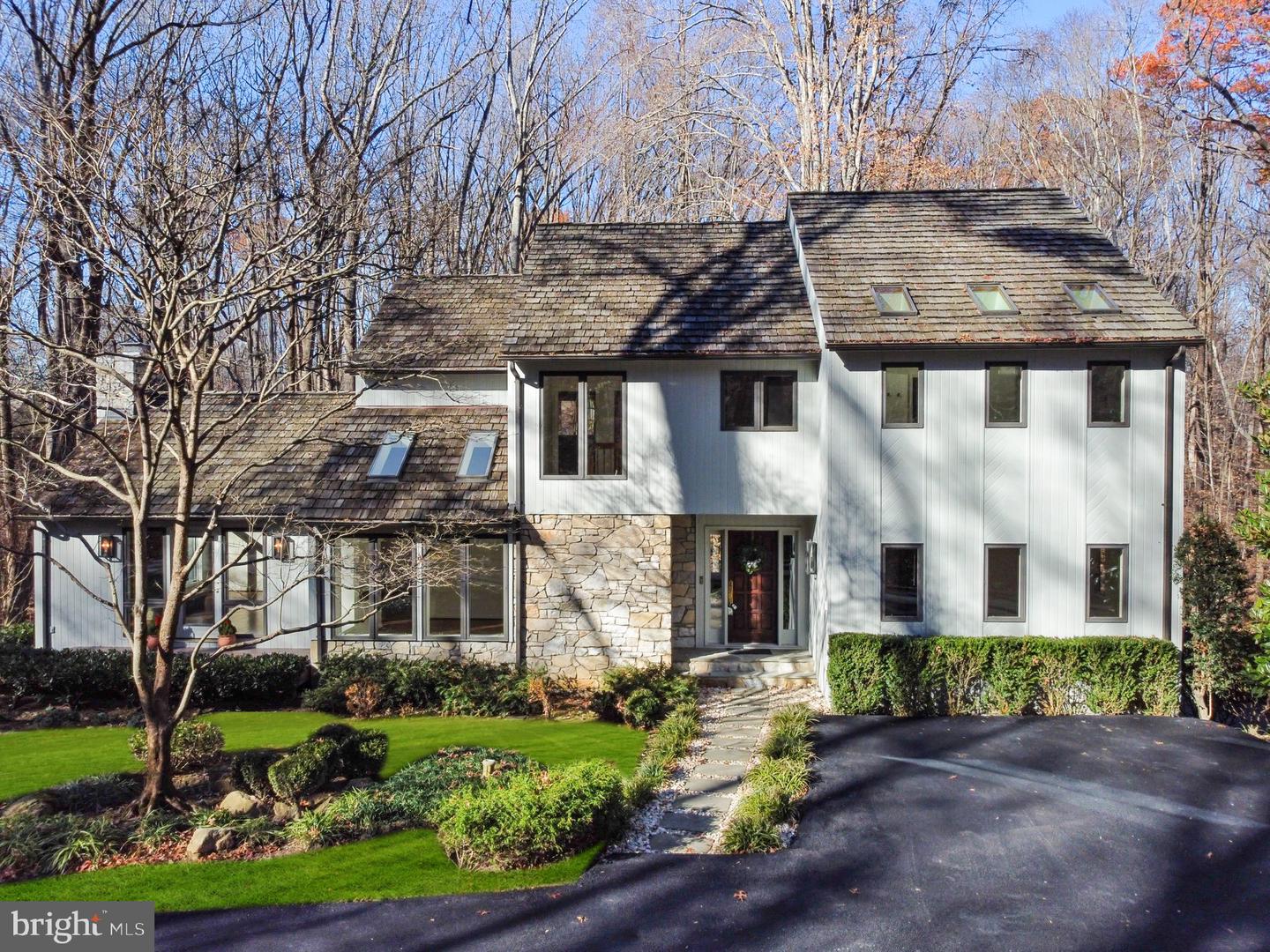 255 JEFFERY LN, GREAT FALLS, Virginia 22066, 4 Bedrooms Bedrooms, ,3 BathroomsBathrooms,Residential,For sale,255 JEFFERY LN,VAFX2256276 MLS # VAFX2256276