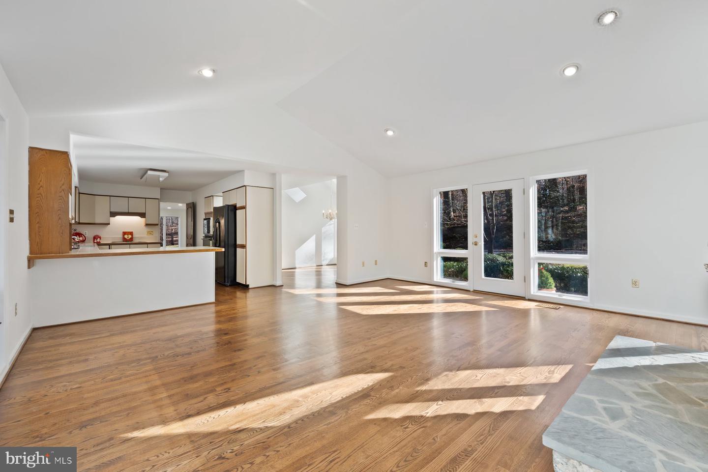 255 JEFFERY LN, GREAT FALLS, Virginia 22066, 4 Bedrooms Bedrooms, ,3 BathroomsBathrooms,Residential,For sale,255 JEFFERY LN,VAFX2256276 MLS # VAFX2256276