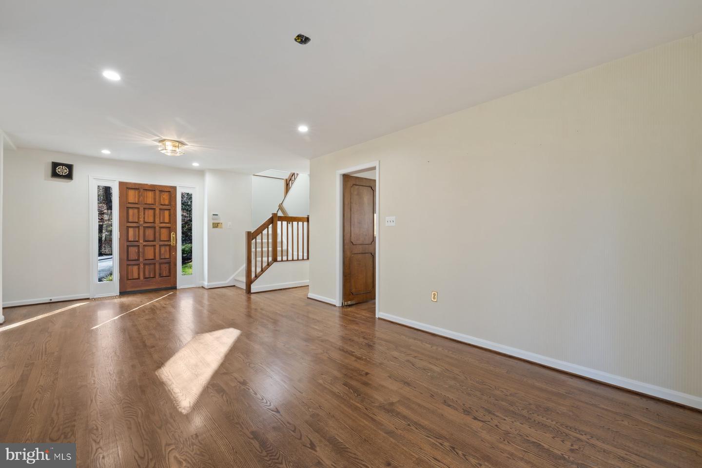 255 JEFFERY LN, GREAT FALLS, Virginia 22066, 4 Bedrooms Bedrooms, ,3 BathroomsBathrooms,Residential,For sale,255 JEFFERY LN,VAFX2256276 MLS # VAFX2256276