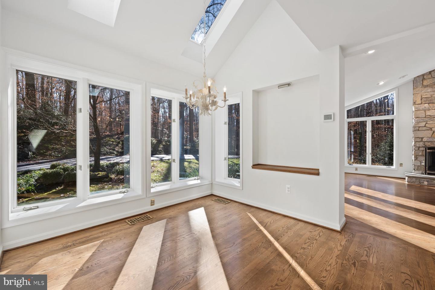 255 JEFFERY LN, GREAT FALLS, Virginia 22066, 4 Bedrooms Bedrooms, ,3 BathroomsBathrooms,Residential,For sale,255 JEFFERY LN,VAFX2256276 MLS # VAFX2256276