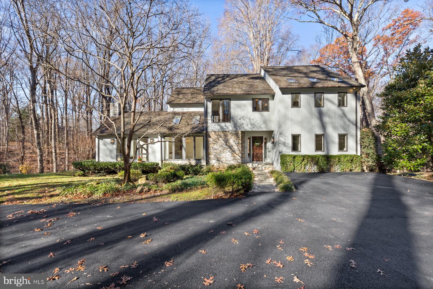 255 JEFFERY LN, GREAT FALLS, Virginia 22066, 4 Bedrooms Bedrooms, ,3 BathroomsBathrooms,Residential,For sale,255 JEFFERY LN,VAFX2256276 MLS # VAFX2256276