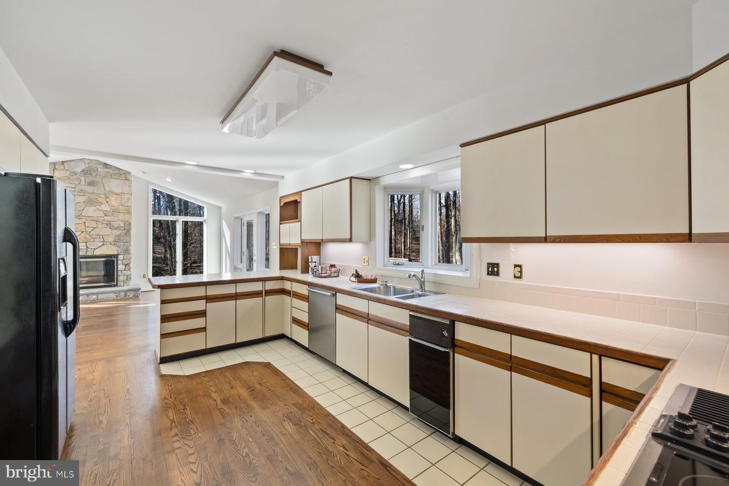 255 JEFFERY LN, GREAT FALLS, Virginia 22066, 4 Bedrooms Bedrooms, ,3 BathroomsBathrooms,Residential,For sale,255 JEFFERY LN,VAFX2256276 MLS # VAFX2256276