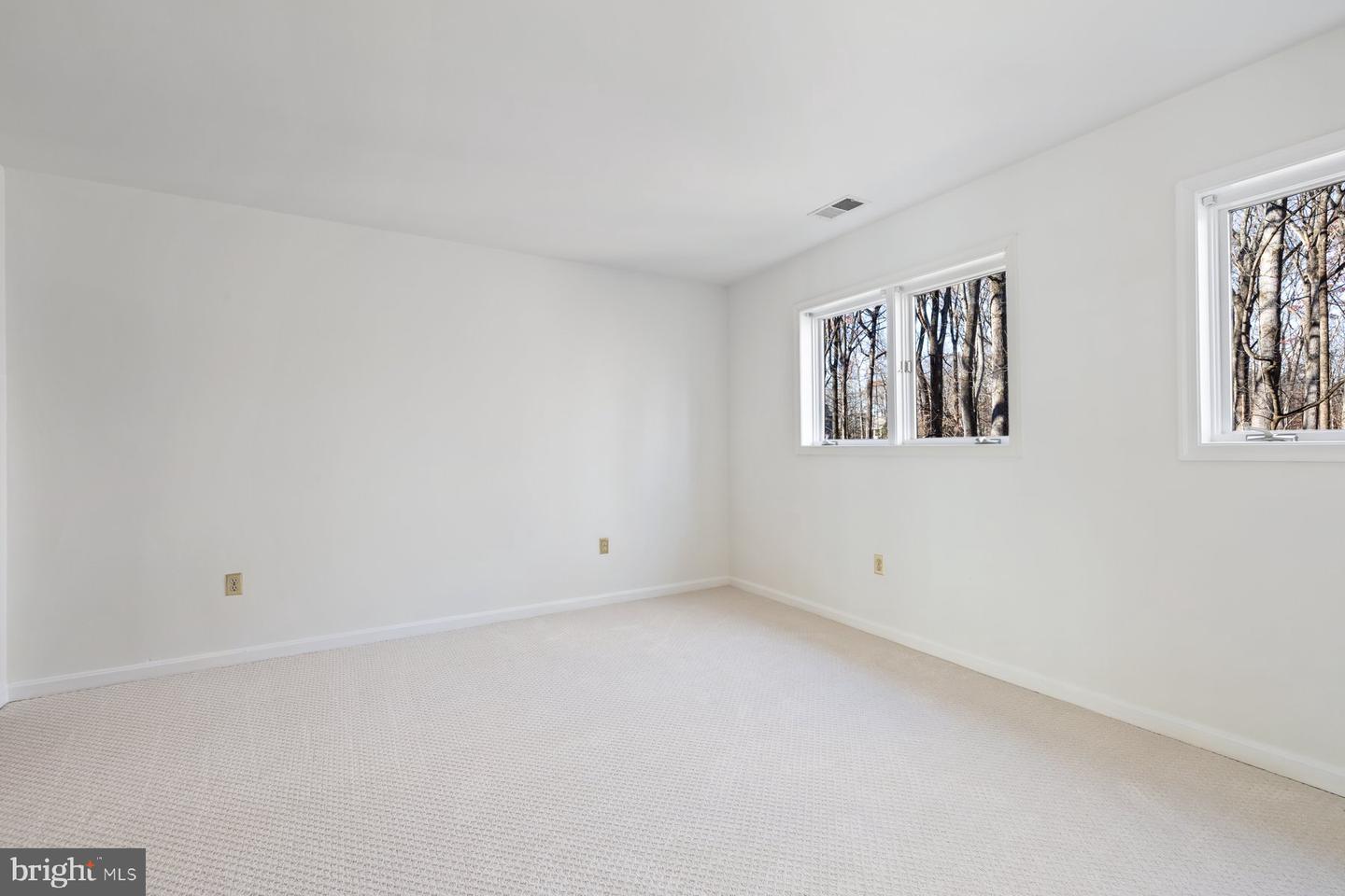 255 JEFFERY LN, GREAT FALLS, Virginia 22066, 4 Bedrooms Bedrooms, ,3 BathroomsBathrooms,Residential,For sale,255 JEFFERY LN,VAFX2256276 MLS # VAFX2256276