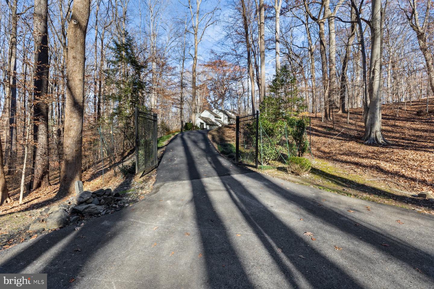 255 JEFFERY LN, GREAT FALLS, Virginia 22066, 4 Bedrooms Bedrooms, ,3 BathroomsBathrooms,Residential,For sale,255 JEFFERY LN,VAFX2256276 MLS # VAFX2256276