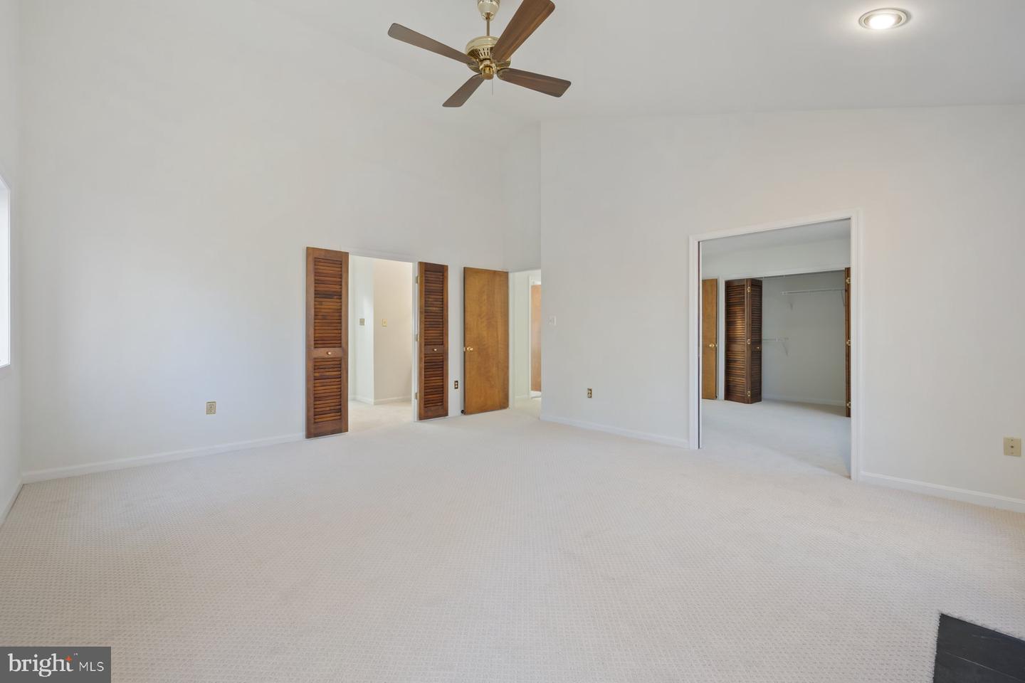 255 JEFFERY LN, GREAT FALLS, Virginia 22066, 4 Bedrooms Bedrooms, ,3 BathroomsBathrooms,Residential,For sale,255 JEFFERY LN,VAFX2256276 MLS # VAFX2256276