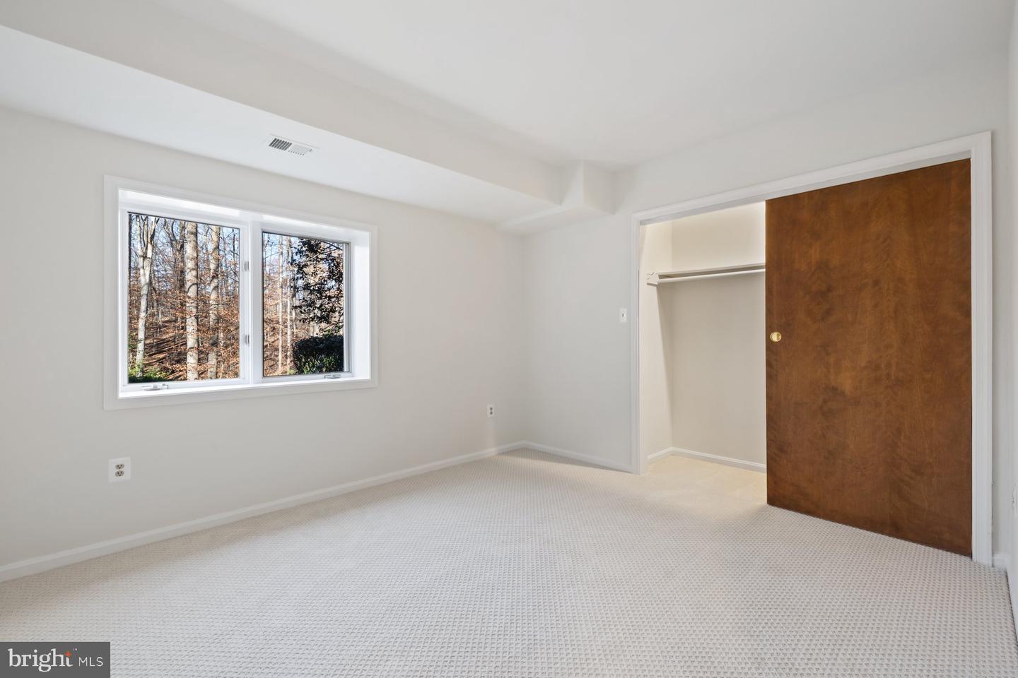 255 JEFFERY LN, GREAT FALLS, Virginia 22066, 4 Bedrooms Bedrooms, ,3 BathroomsBathrooms,Residential,For sale,255 JEFFERY LN,VAFX2256276 MLS # VAFX2256276