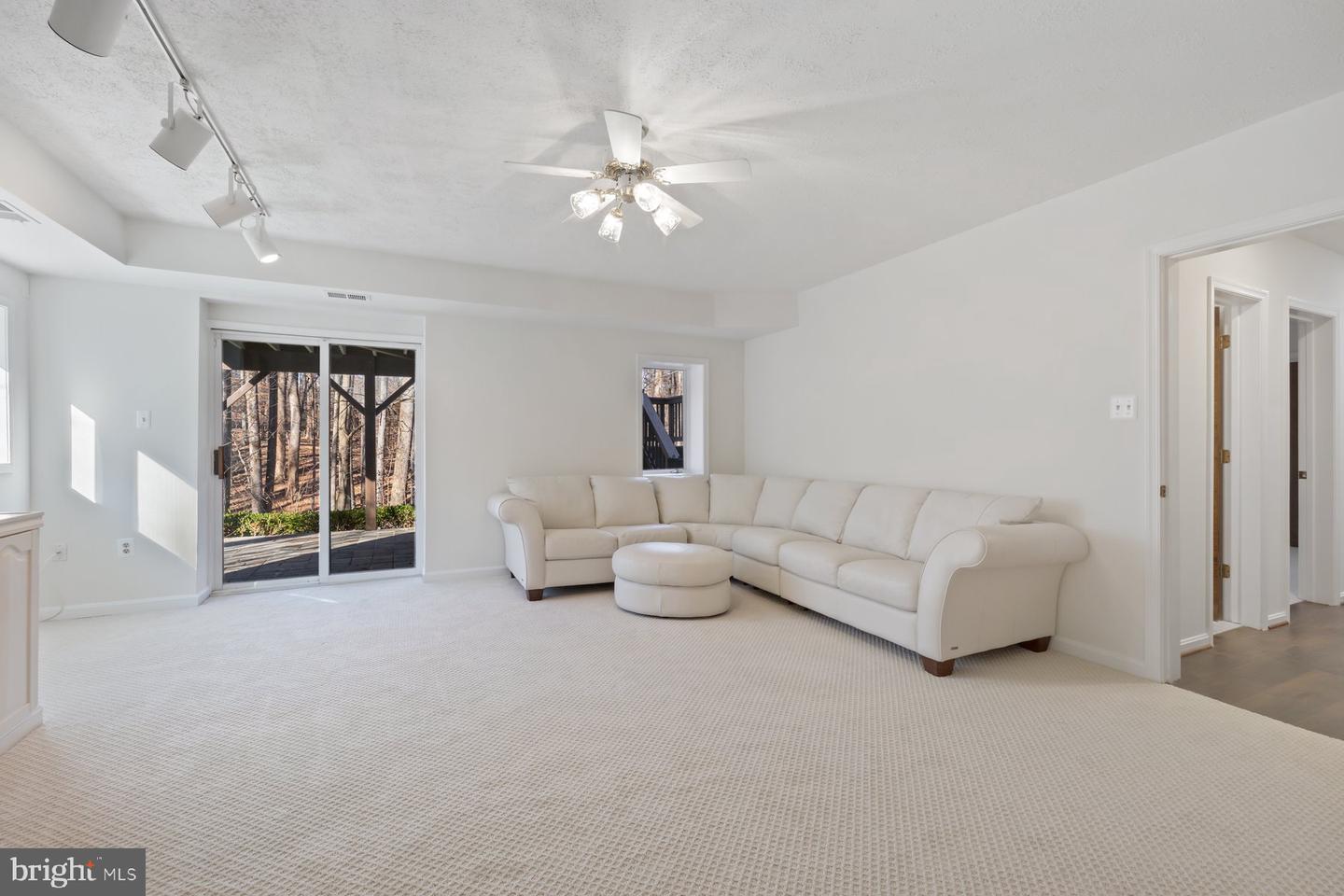 255 JEFFERY LN, GREAT FALLS, Virginia 22066, 4 Bedrooms Bedrooms, ,3 BathroomsBathrooms,Residential,For sale,255 JEFFERY LN,VAFX2256276 MLS # VAFX2256276