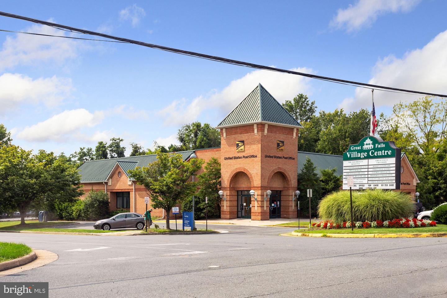 255 JEFFERY LN, GREAT FALLS, Virginia 22066, 4 Bedrooms Bedrooms, ,3 BathroomsBathrooms,Residential,For sale,255 JEFFERY LN,VAFX2256276 MLS # VAFX2256276