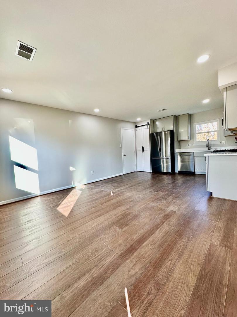 5611 ROUNDTREE DR, WOODBRIDGE, Virginia 22193, 3 Bedrooms Bedrooms, ,2 BathroomsBathrooms,Residential,For sale,5611 ROUNDTREE DR,VAPW2106206 MLS # VAPW2106206