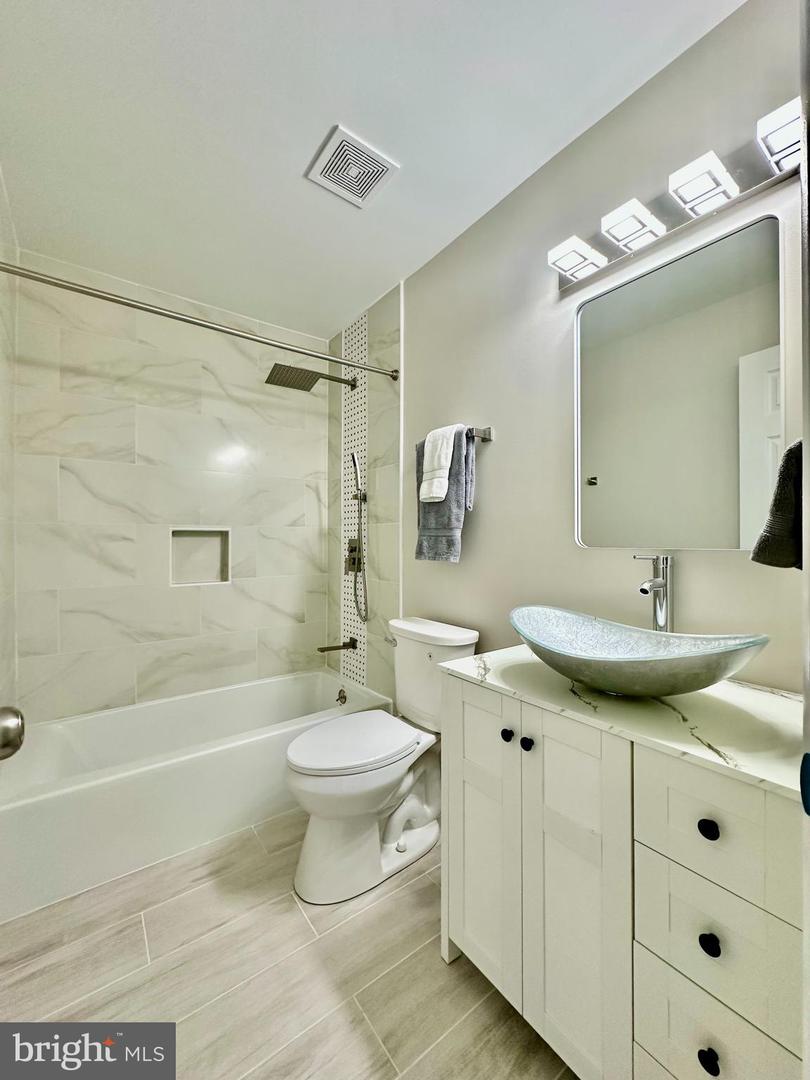 5611 ROUNDTREE DR, WOODBRIDGE, Virginia 22193, 3 Bedrooms Bedrooms, ,2 BathroomsBathrooms,Residential,For sale,5611 ROUNDTREE DR,VAPW2106206 MLS # VAPW2106206