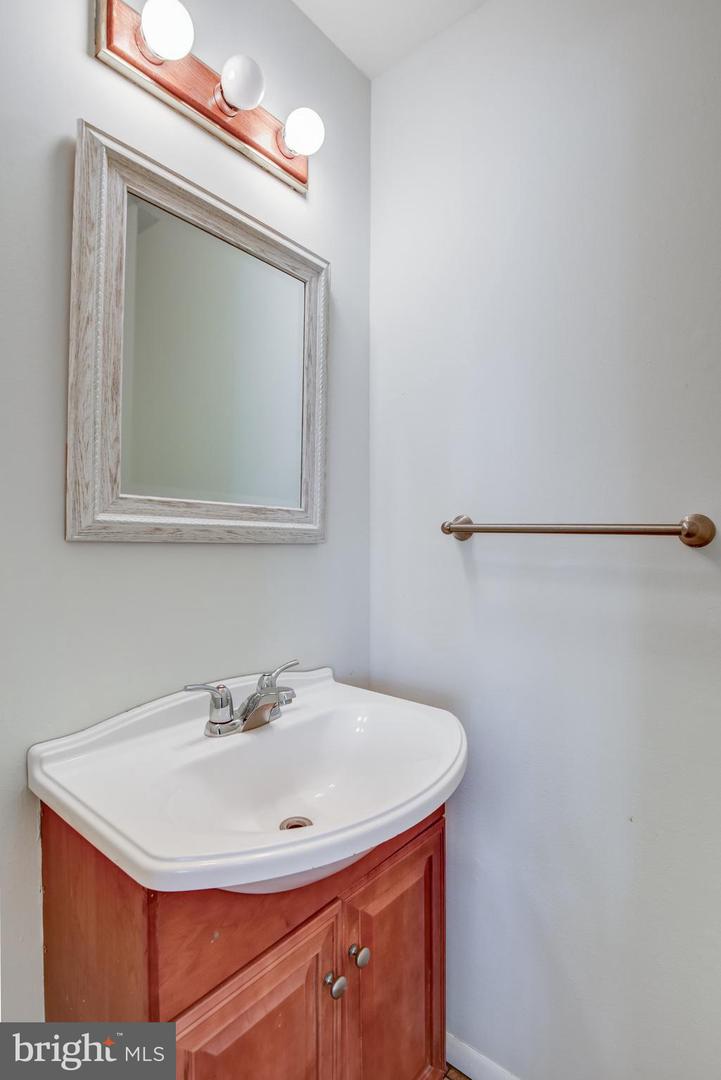 12801 POINT PLEASANT DR, FAIRFAX, Virginia 22033, 4 Bedrooms Bedrooms, ,2 BathroomsBathrooms,Residential,For sale,12801 POINT PLEASANT DR,VAFX2275644 MLS # VAFX2275644