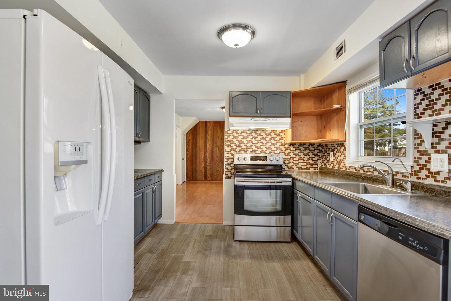 12801 POINT PLEASANT DR, FAIRFAX, Virginia 22033, 4 Bedrooms Bedrooms, ,2 BathroomsBathrooms,Residential,For sale,12801 POINT PLEASANT DR,VAFX2275644 MLS # VAFX2275644