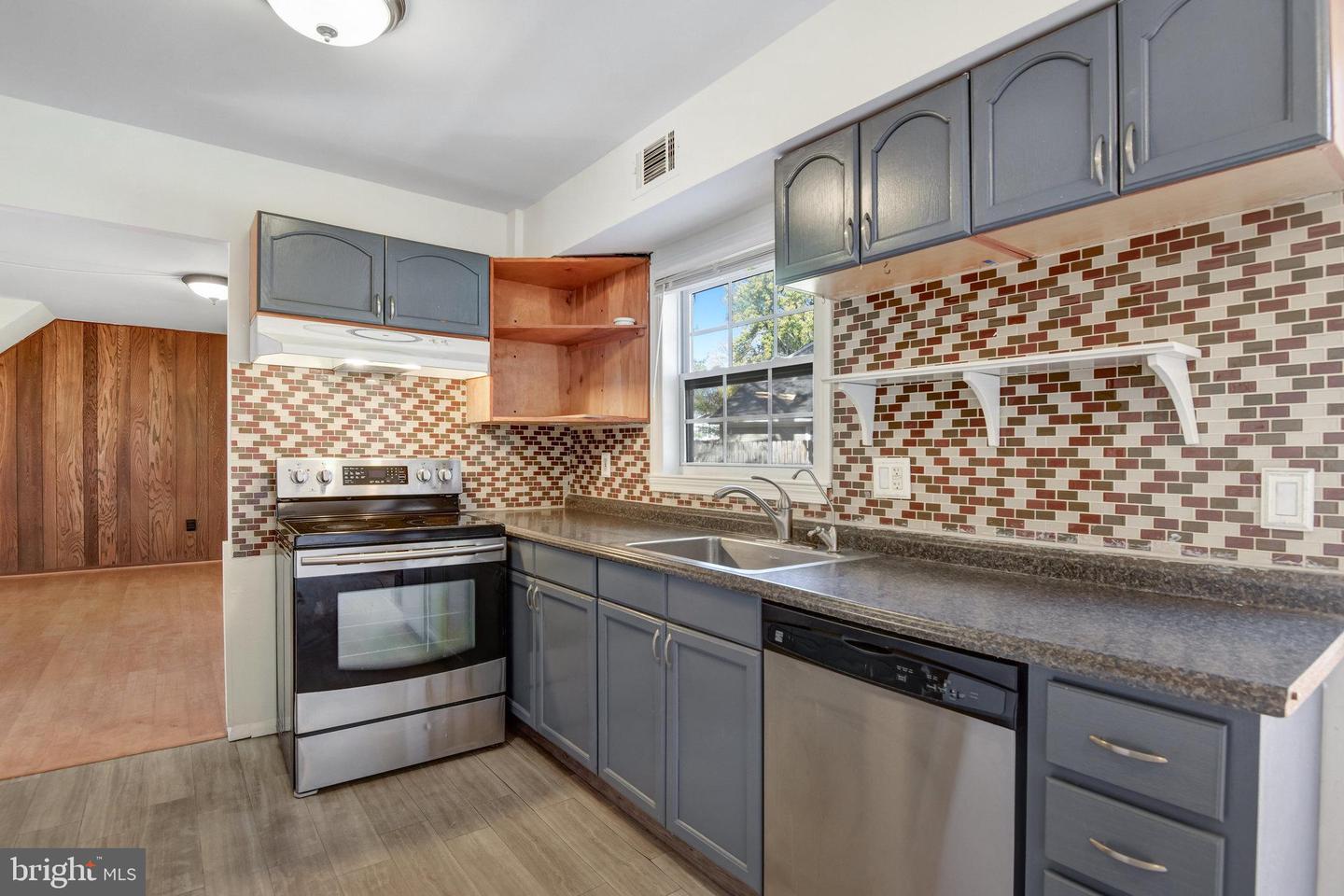 12801 POINT PLEASANT DR, FAIRFAX, Virginia 22033, 4 Bedrooms Bedrooms, ,2 BathroomsBathrooms,Residential,For sale,12801 POINT PLEASANT DR,VAFX2275644 MLS # VAFX2275644