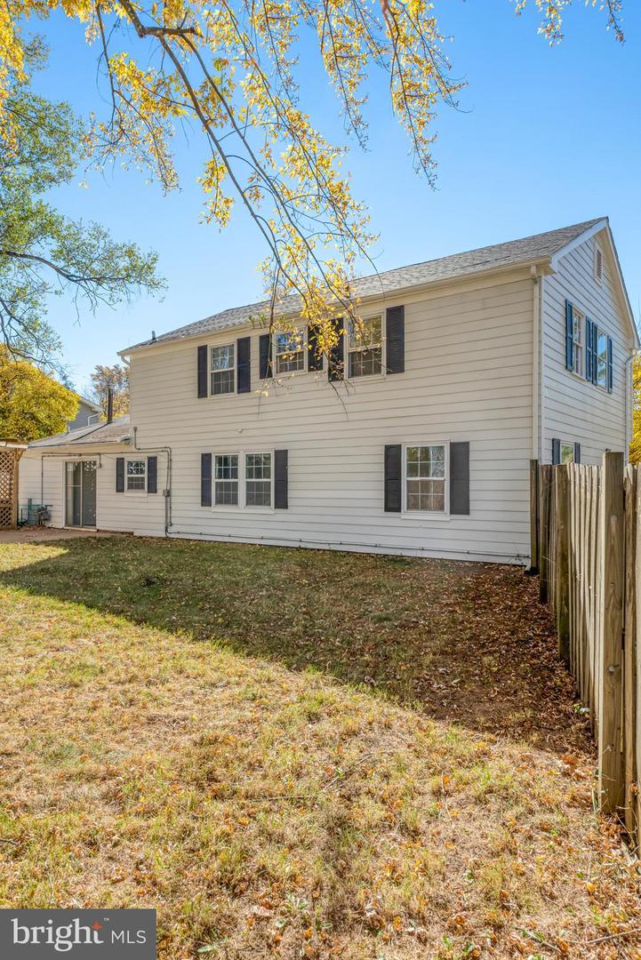 12801 POINT PLEASANT DR, FAIRFAX, Virginia 22033, 4 Bedrooms Bedrooms, ,2 BathroomsBathrooms,Residential,For sale,12801 POINT PLEASANT DR,VAFX2275644 MLS # VAFX2275644