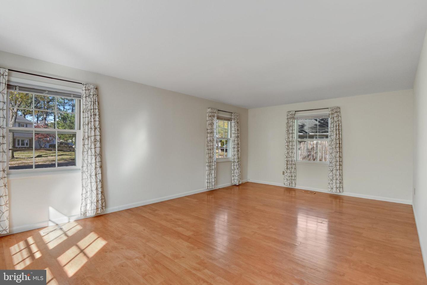 12801 POINT PLEASANT DR, FAIRFAX, Virginia 22033, 4 Bedrooms Bedrooms, ,2 BathroomsBathrooms,Residential,For sale,12801 POINT PLEASANT DR,VAFX2275644 MLS # VAFX2275644