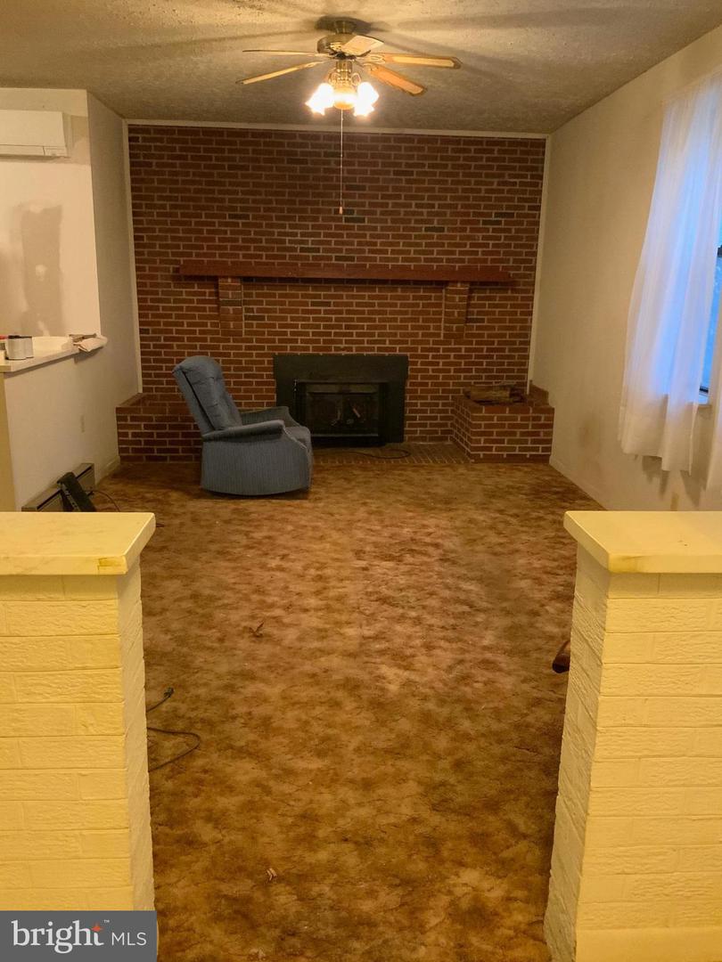 9000 FOX RUN DR, SPOTSYLVANIA, Virginia 22551, 2 Bedrooms Bedrooms, ,1 BathroomBathrooms,Residential,For sale,9000 FOX RUN DR,VASP2037308 MLS # VASP2037308