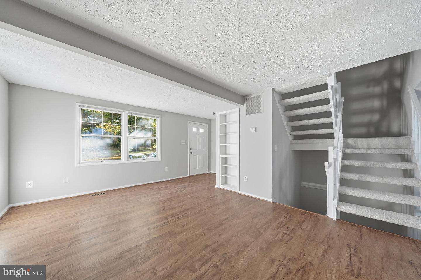 2838 RAYMOND CT, FALLS CHURCH, Virginia 22042, 3 Bedrooms Bedrooms, ,2 BathroomsBathrooms,Residential,For sale,2838 RAYMOND CT,VAFX2277984 MLS # VAFX2277984