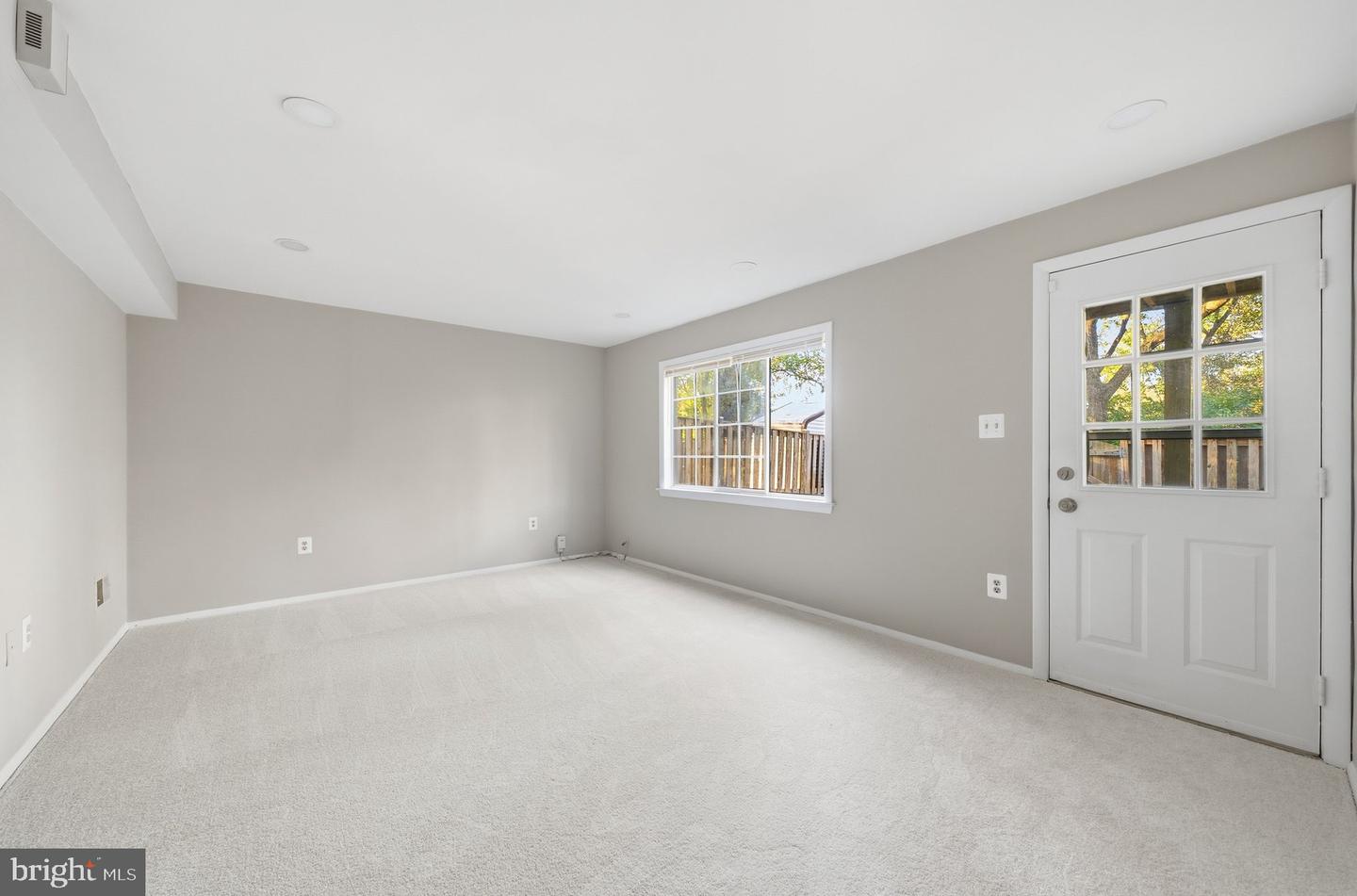 2838 RAYMOND CT, FALLS CHURCH, Virginia 22042, 3 Bedrooms Bedrooms, ,2 BathroomsBathrooms,Residential,For sale,2838 RAYMOND CT,VAFX2277984 MLS # VAFX2277984