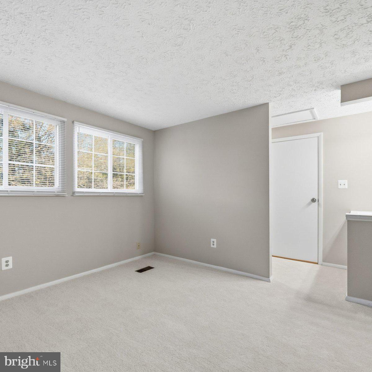 2838 RAYMOND CT, FALLS CHURCH, Virginia 22042, 3 Bedrooms Bedrooms, ,2 BathroomsBathrooms,Residential,For sale,2838 RAYMOND CT,VAFX2277984 MLS # VAFX2277984