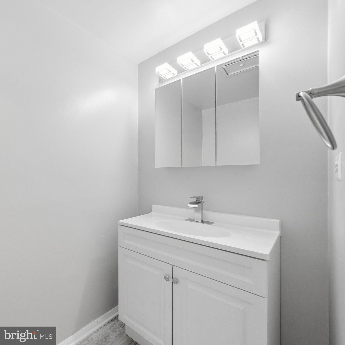 2838 RAYMOND CT, FALLS CHURCH, Virginia 22042, 3 Bedrooms Bedrooms, ,2 BathroomsBathrooms,Residential,For sale,2838 RAYMOND CT,VAFX2277984 MLS # VAFX2277984