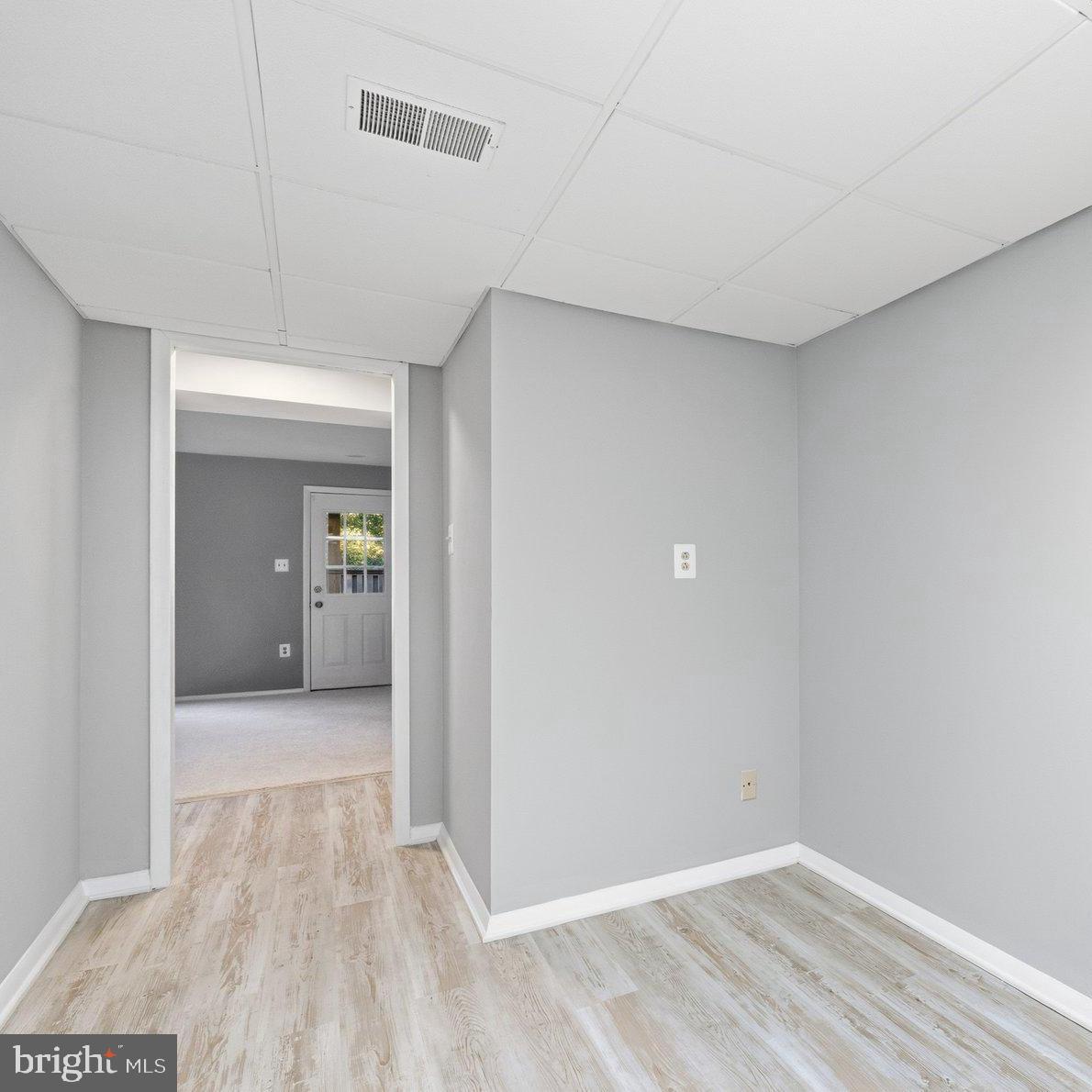 2838 RAYMOND CT, FALLS CHURCH, Virginia 22042, 3 Bedrooms Bedrooms, ,2 BathroomsBathrooms,Residential,For sale,2838 RAYMOND CT,VAFX2277984 MLS # VAFX2277984