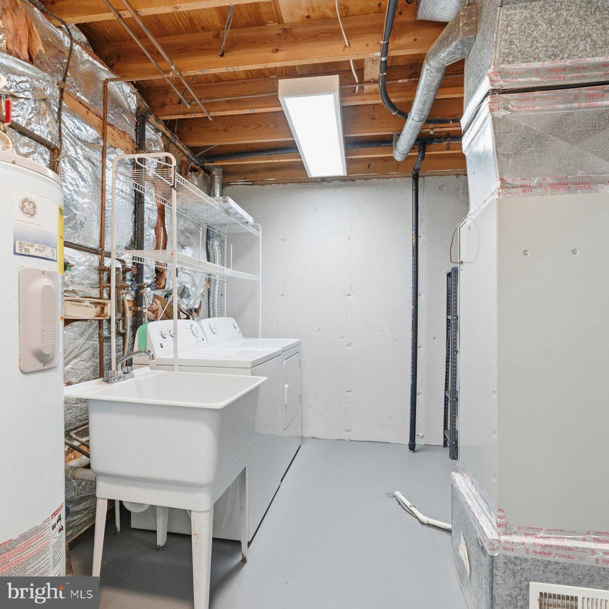 2838 RAYMOND CT, FALLS CHURCH, Virginia 22042, 3 Bedrooms Bedrooms, ,2 BathroomsBathrooms,Residential,For sale,2838 RAYMOND CT,VAFX2277984 MLS # VAFX2277984