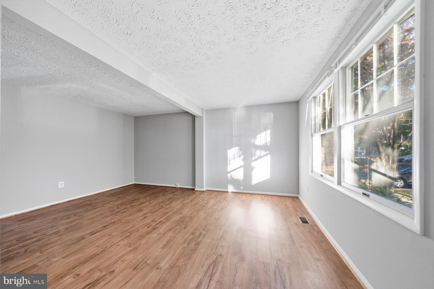 2838 RAYMOND CT, FALLS CHURCH, Virginia 22042, 3 Bedrooms Bedrooms, ,2 BathroomsBathrooms,Residential,For sale,2838 RAYMOND CT,VAFX2277984 MLS # VAFX2277984