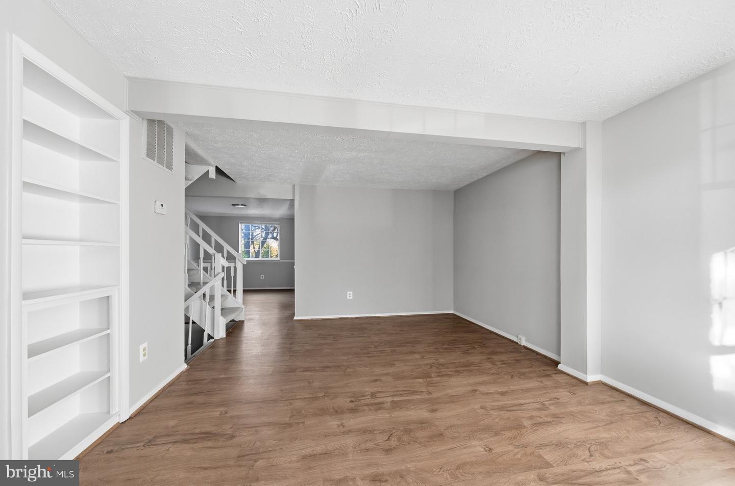 2838 RAYMOND CT, FALLS CHURCH, Virginia 22042, 3 Bedrooms Bedrooms, ,2 BathroomsBathrooms,Residential,For sale,2838 RAYMOND CT,VAFX2277984 MLS # VAFX2277984