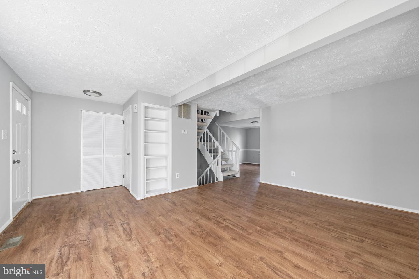 2838 RAYMOND CT, FALLS CHURCH, Virginia 22042, 3 Bedrooms Bedrooms, ,2 BathroomsBathrooms,Residential,For sale,2838 RAYMOND CT,VAFX2277984 MLS # VAFX2277984