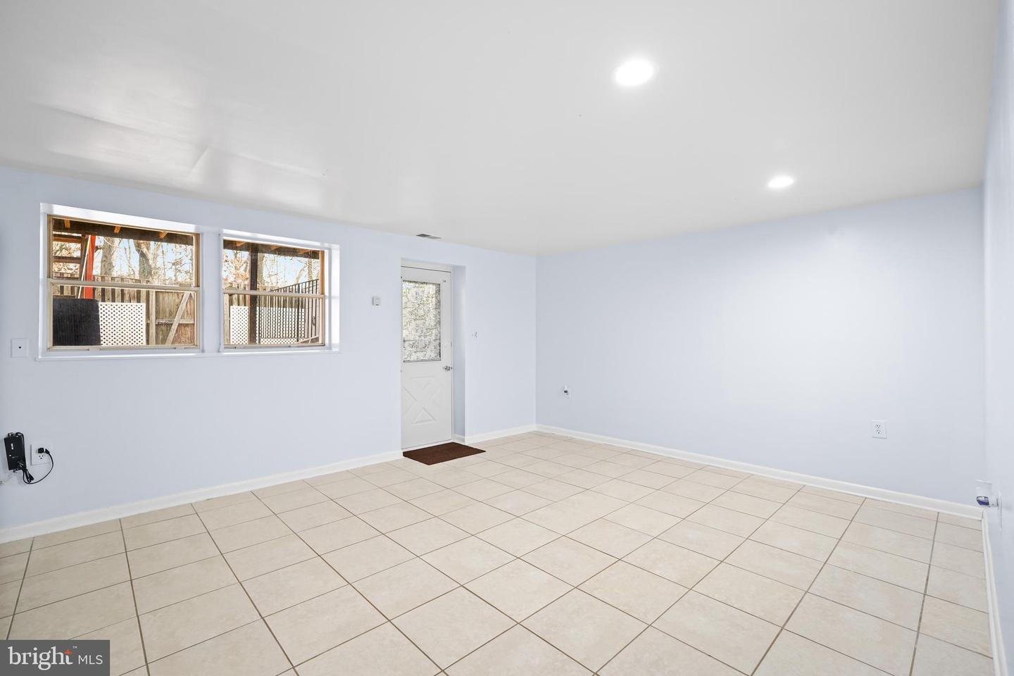 6917 VILLA DEL REY CT, SPRINGFIELD, Virginia 22150, 2 Bedrooms Bedrooms, 2 Rooms Rooms,2 BathroomsBathrooms,Residential,For sale,6917 VILLA DEL REY CT,VAFX2278564 MLS # VAFX2278564