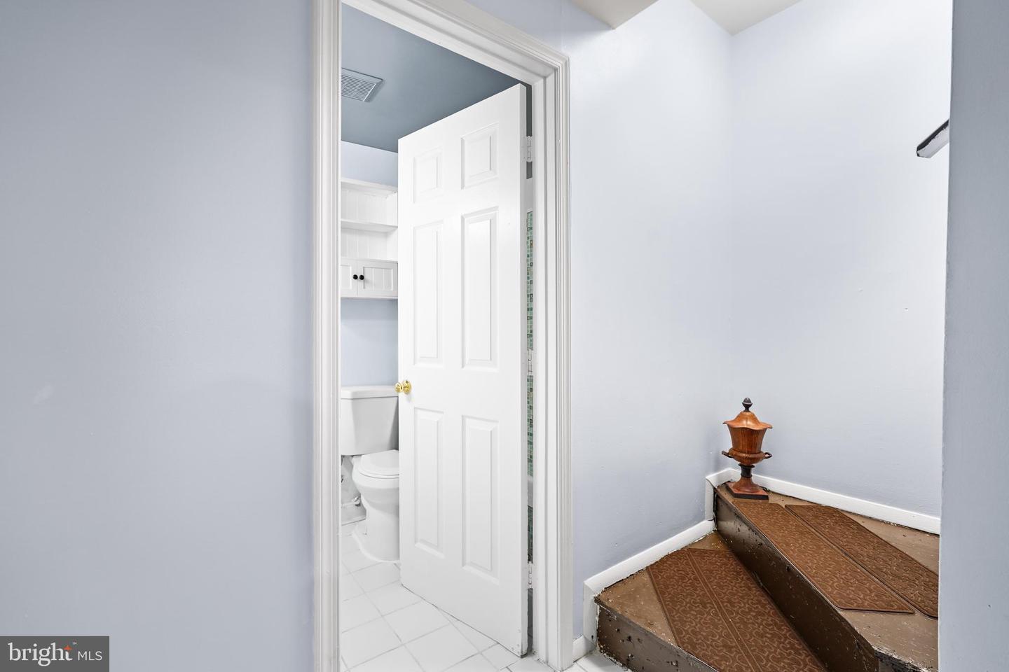 6917 VILLA DEL REY CT, SPRINGFIELD, Virginia 22150, 2 Bedrooms Bedrooms, 2 Rooms Rooms,2 BathroomsBathrooms,Residential,For sale,6917 VILLA DEL REY CT,VAFX2278564 MLS # VAFX2278564