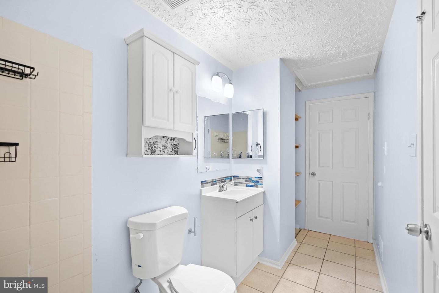 6917 VILLA DEL REY CT, SPRINGFIELD, Virginia 22150, 2 Bedrooms Bedrooms, 2 Rooms Rooms,2 BathroomsBathrooms,Residential,For sale,6917 VILLA DEL REY CT,VAFX2278564 MLS # VAFX2278564