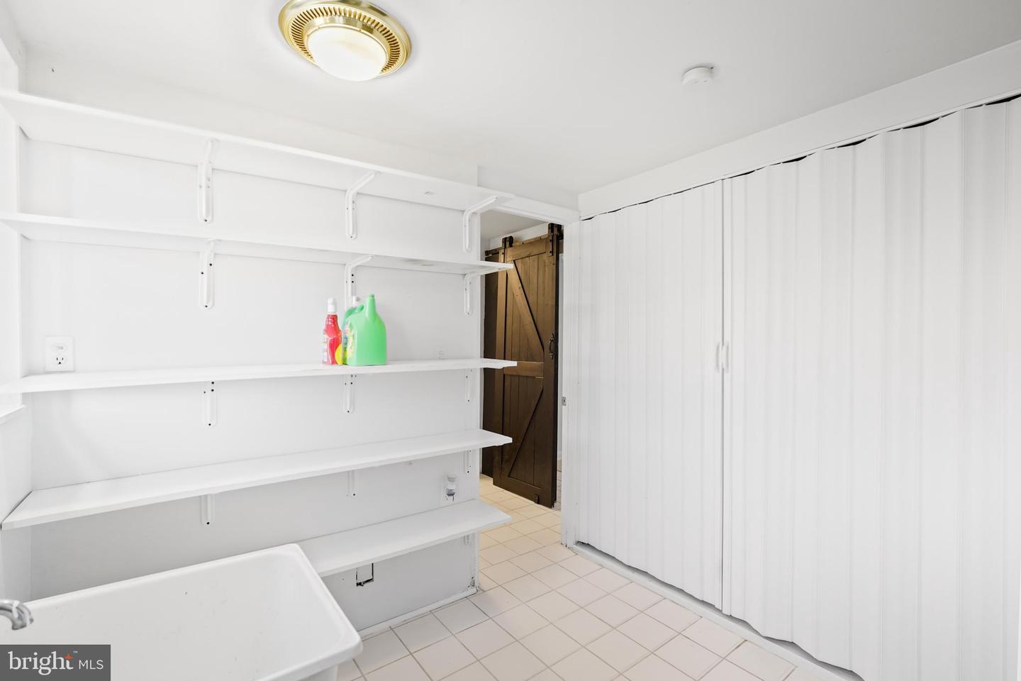 6917 VILLA DEL REY CT, SPRINGFIELD, Virginia 22150, 2 Bedrooms Bedrooms, 2 Rooms Rooms,2 BathroomsBathrooms,Residential,For sale,6917 VILLA DEL REY CT,VAFX2278564 MLS # VAFX2278564