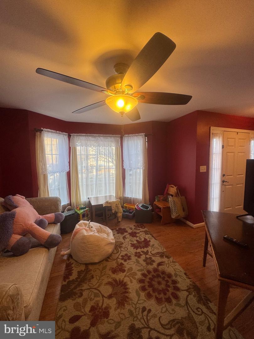 6930 VERSAILLE DR, FREDERICKSBURG, Virginia 22407, 5 Bedrooms Bedrooms, ,3 BathroomsBathrooms,Residential,For sale,6930 VERSAILLE DR,VASP2037574 MLS # VASP2037574