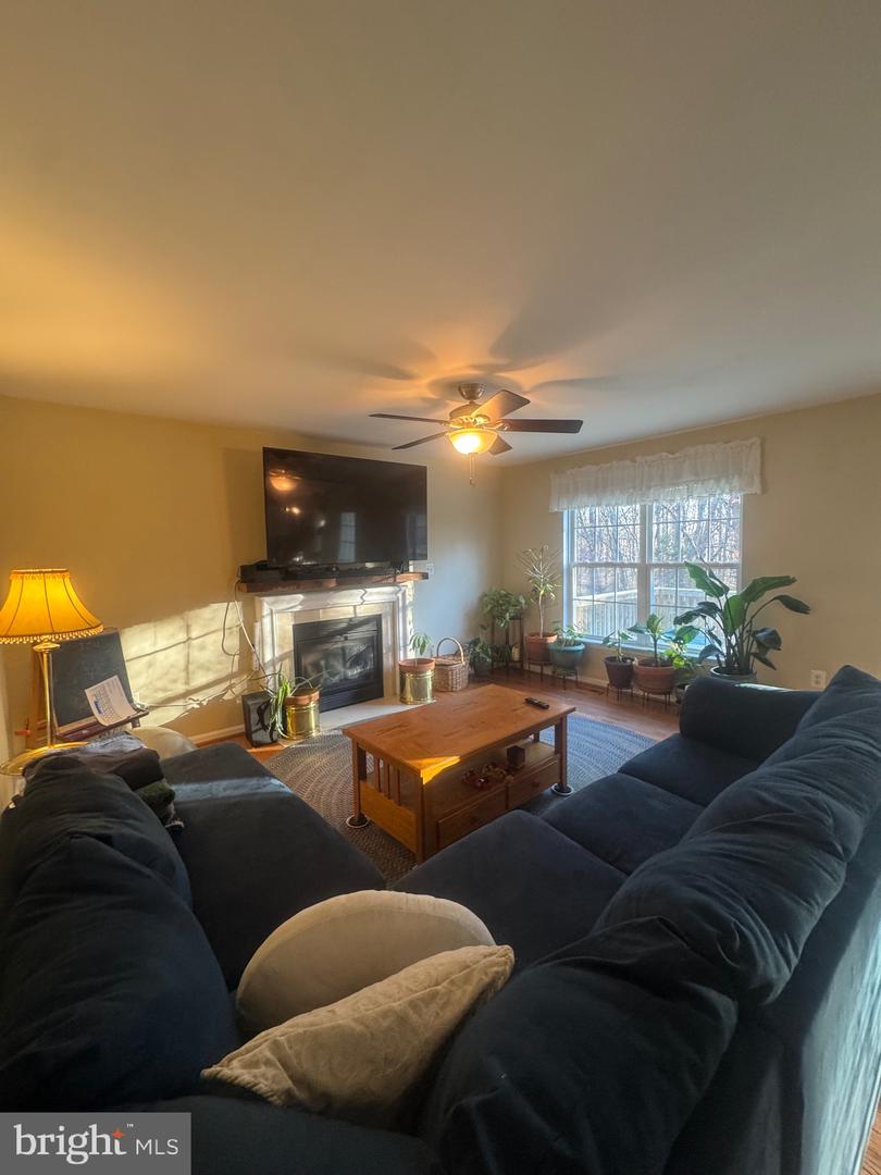 6930 VERSAILLE DR, FREDERICKSBURG, Virginia 22407, 5 Bedrooms Bedrooms, ,3 BathroomsBathrooms,Residential,For sale,6930 VERSAILLE DR,VASP2037574 MLS # VASP2037574