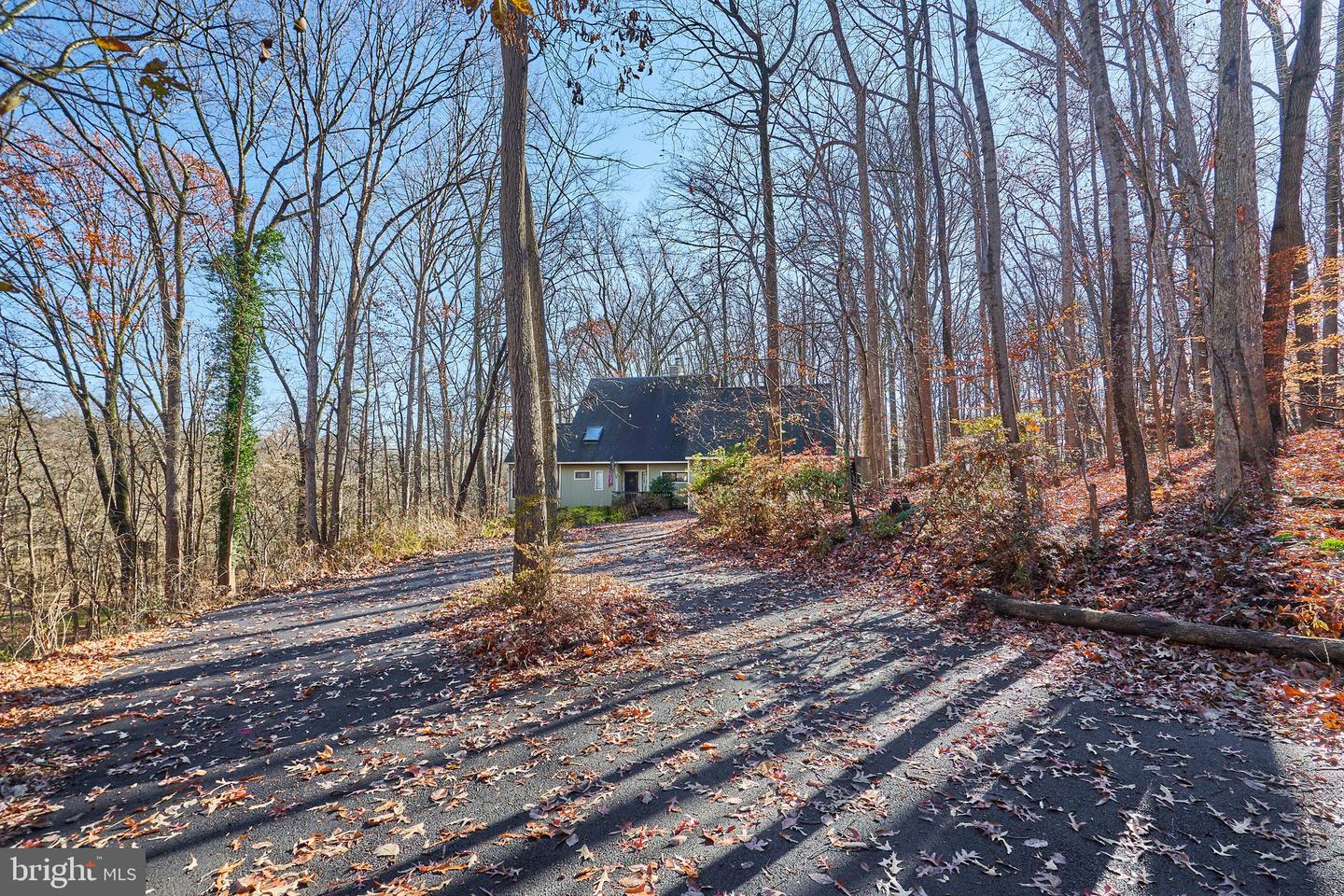 8415 SPICEWOOD CT, ANNANDALE, Virginia 22003, 3 Bedrooms Bedrooms, 7 Rooms Rooms,2 BathroomsBathrooms,Residential,For sale,8415 SPICEWOOD CT,VAFX2279660 MLS # VAFX2279660