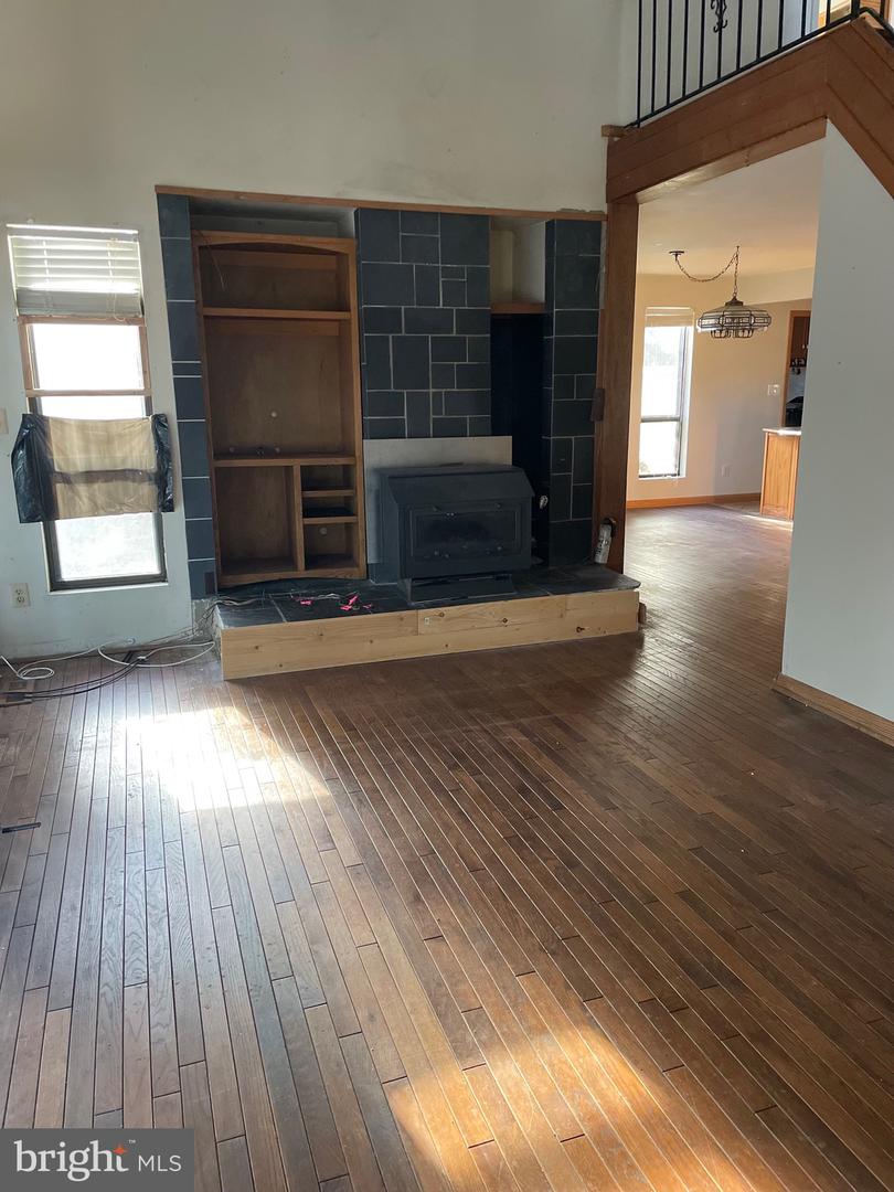 8415 SPICEWOOD CT, ANNANDALE, Virginia 22003, 3 Bedrooms Bedrooms, 7 Rooms Rooms,2 BathroomsBathrooms,Residential,For sale,8415 SPICEWOOD CT,VAFX2279660 MLS # VAFX2279660