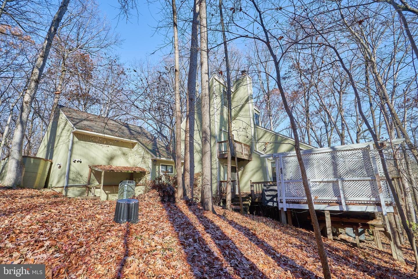 8415 SPICEWOOD CT, ANNANDALE, Virginia 22003, 3 Bedrooms Bedrooms, 7 Rooms Rooms,2 BathroomsBathrooms,Residential,For sale,8415 SPICEWOOD CT,VAFX2279660 MLS # VAFX2279660