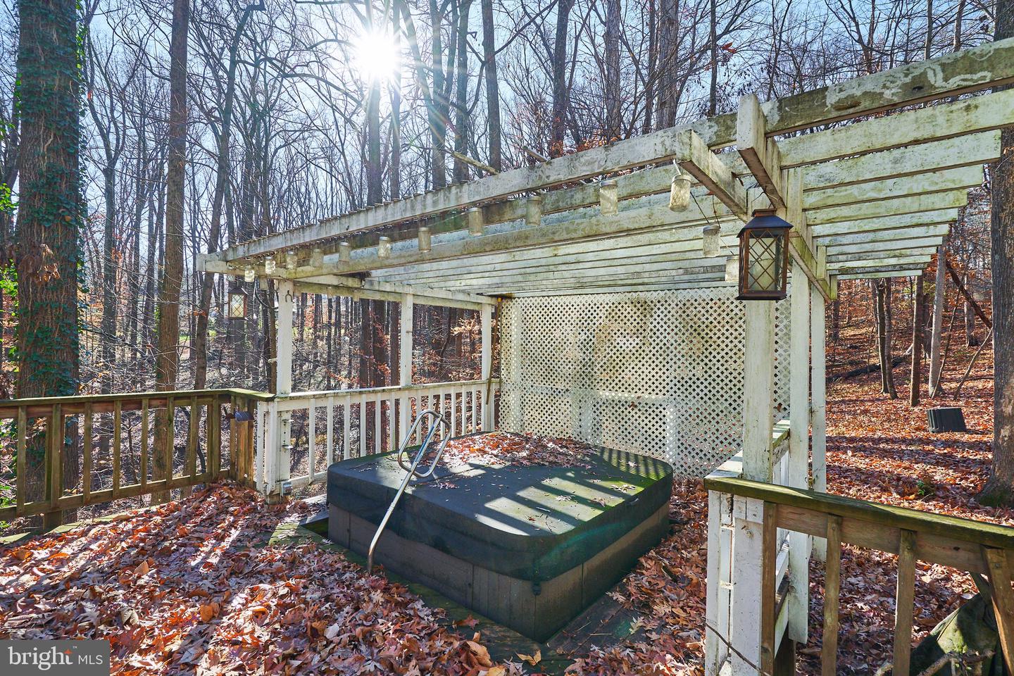 8415 SPICEWOOD CT, ANNANDALE, Virginia 22003, 3 Bedrooms Bedrooms, 7 Rooms Rooms,2 BathroomsBathrooms,Residential,For sale,8415 SPICEWOOD CT,VAFX2279660 MLS # VAFX2279660