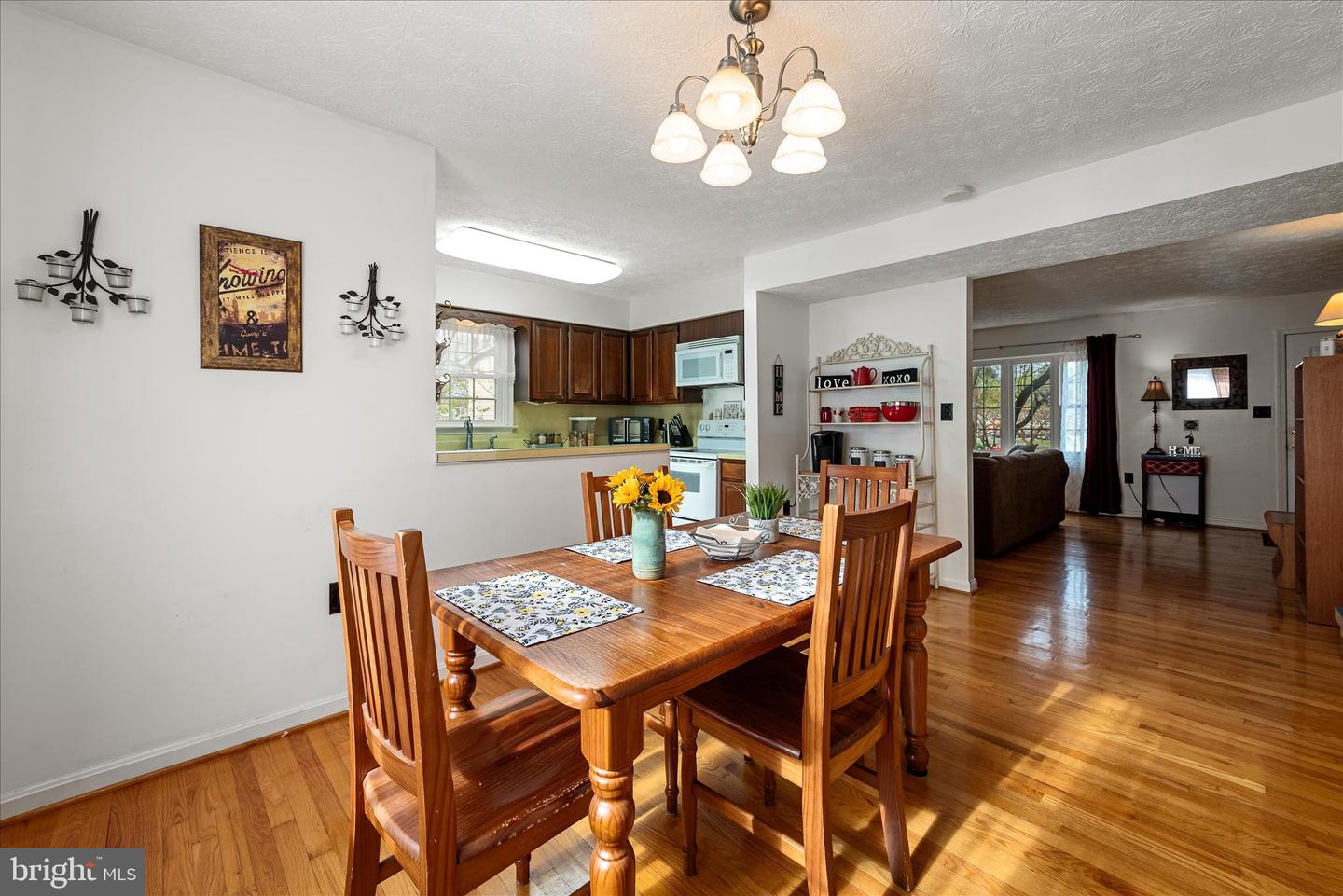 126 WARREN CIR, STEPHENS CITY, Virginia 22655, 3 Bedrooms Bedrooms, 7 Rooms Rooms,1 BathroomBathrooms,Residential,For sale,126 WARREN CIR,VAFV2038150 MLS # VAFV2038150