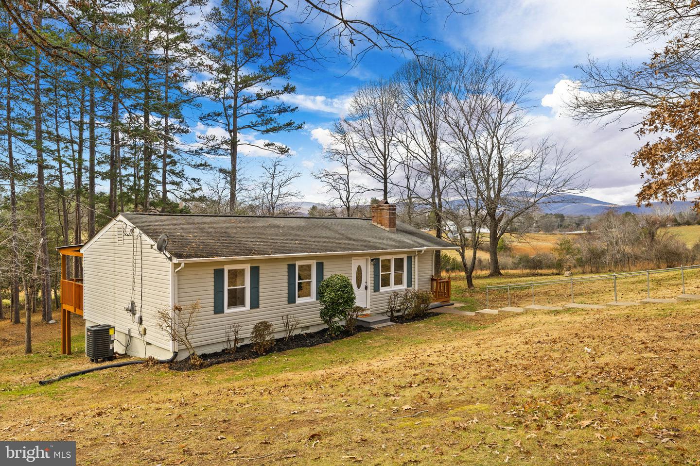 42 WESTVIEW RD, RUCKERSVILLE, Virginia 22968, 3 Bedrooms Bedrooms, ,2 BathroomsBathrooms,Residential,For sale,42 WESTVIEW RD,VAGR2000782 MLS # VAGR2000782